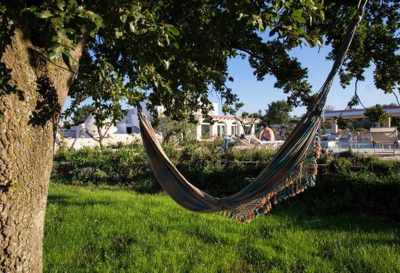 تختخواب و صبحانه Leonardo Trulli Resort