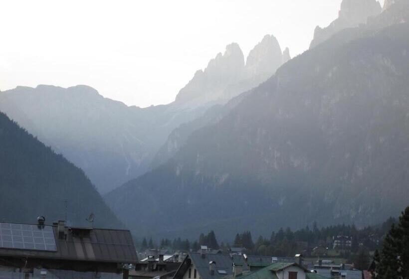 住宿加早餐  Meublè Blue House