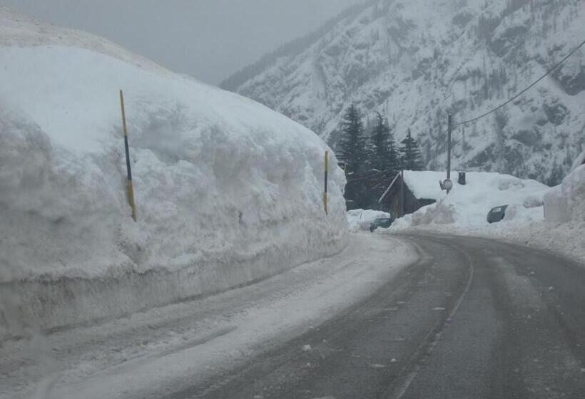 住宿加早餐  Meublè Blue House