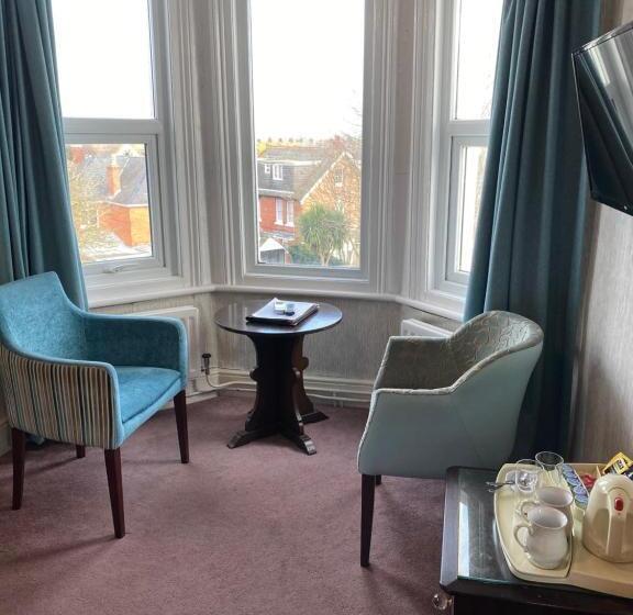 مبيت وإفطار The Kingswood Guest House   Adult Only