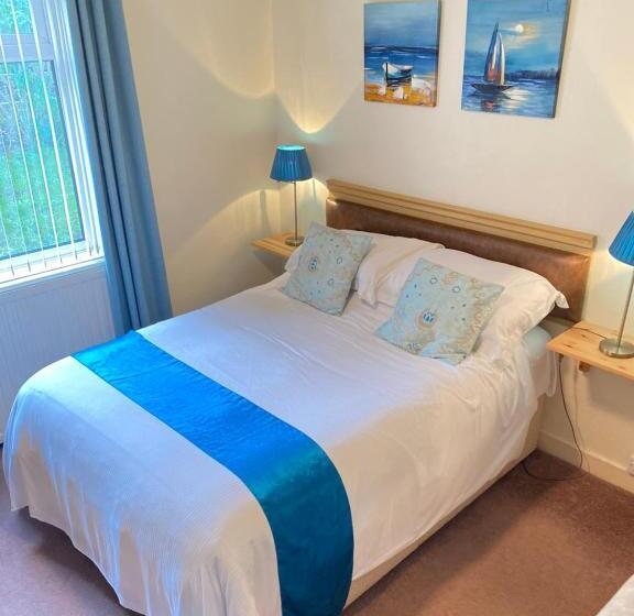 צימר The Kingswood Guest House   Adult Only