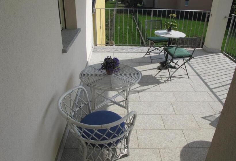 مبيت وإفطار Villa Emilia