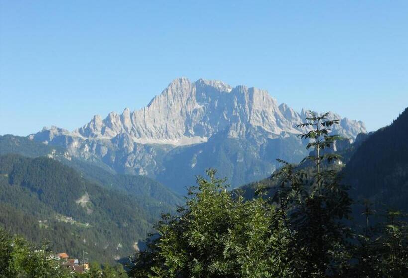 ホテル Albergo Alpino