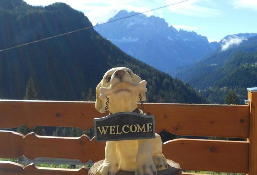 ホテル Albergo Alpino