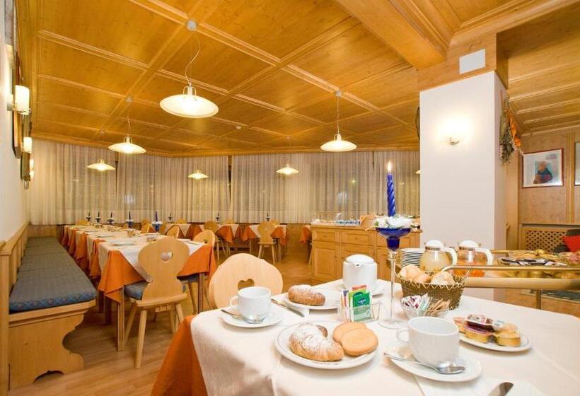 فندق Albergo Antelao