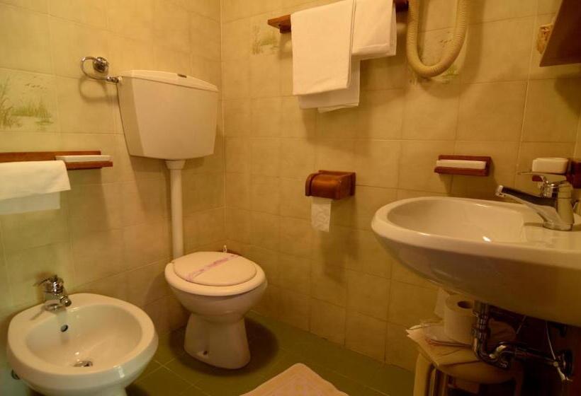 ホテル Albergo Mirella