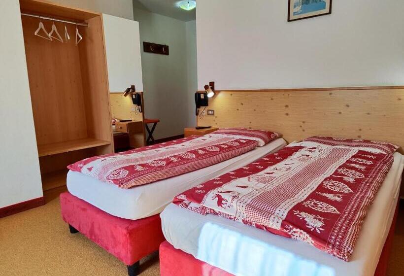 ホテル Albergo Pensione Sport