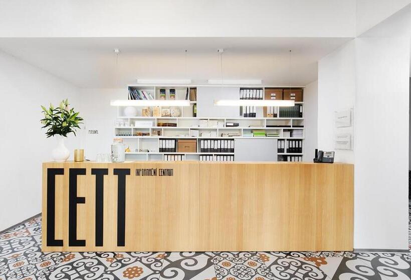 ホテル Cett