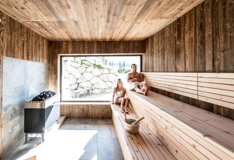 호텔 Chalet Kristall   Dolomites Garden Chalet