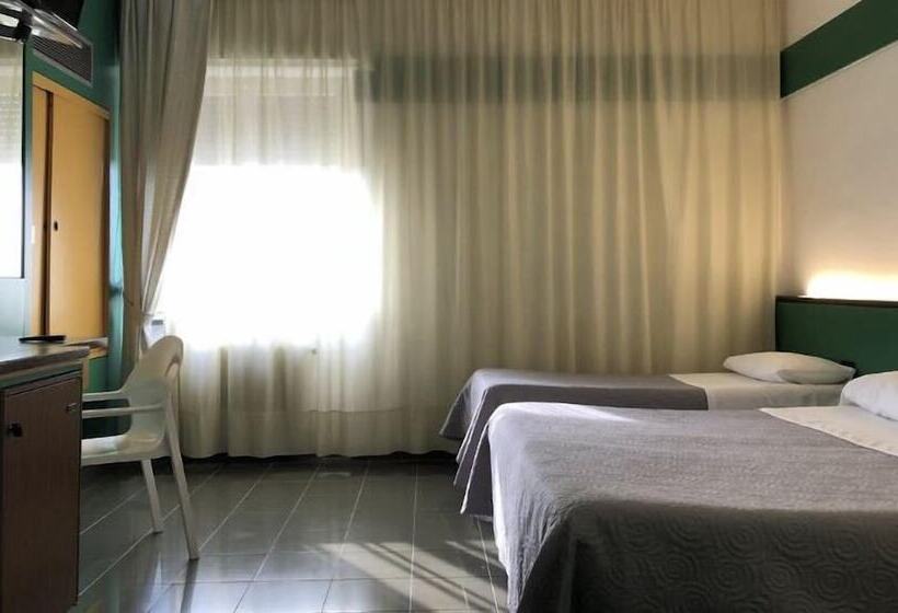 ホテル Del Sole Aversa