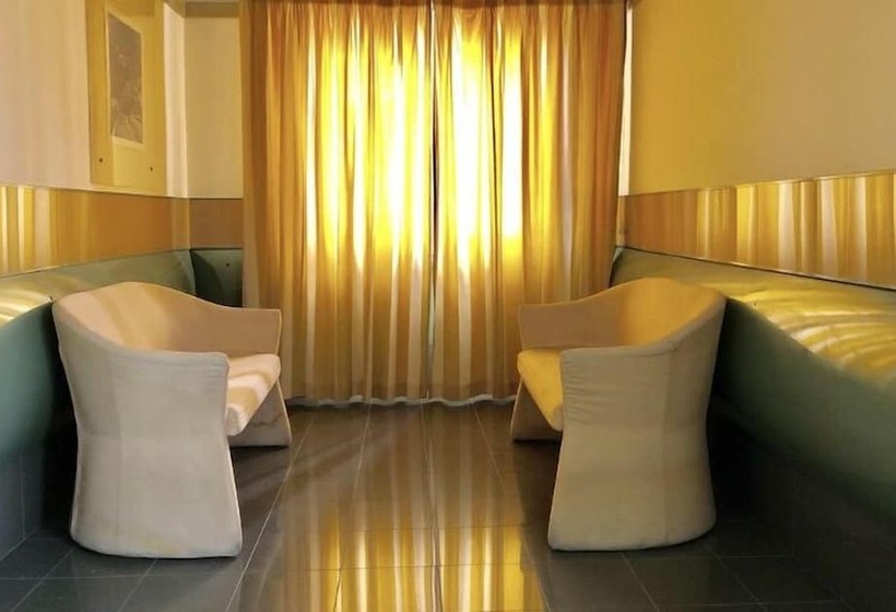 ホテル Del Sole Aversa