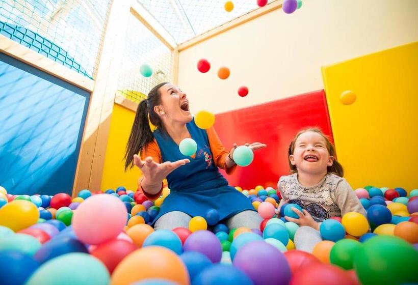 호텔 Familien Wellness Residence Tyrol