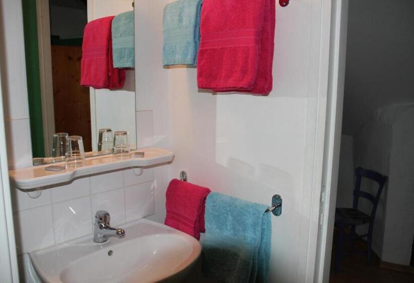 فندق Hôtel Auberge Du Combaïre