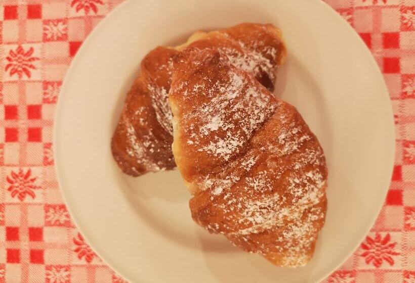 Lacroma Bio Hotel & Apartments