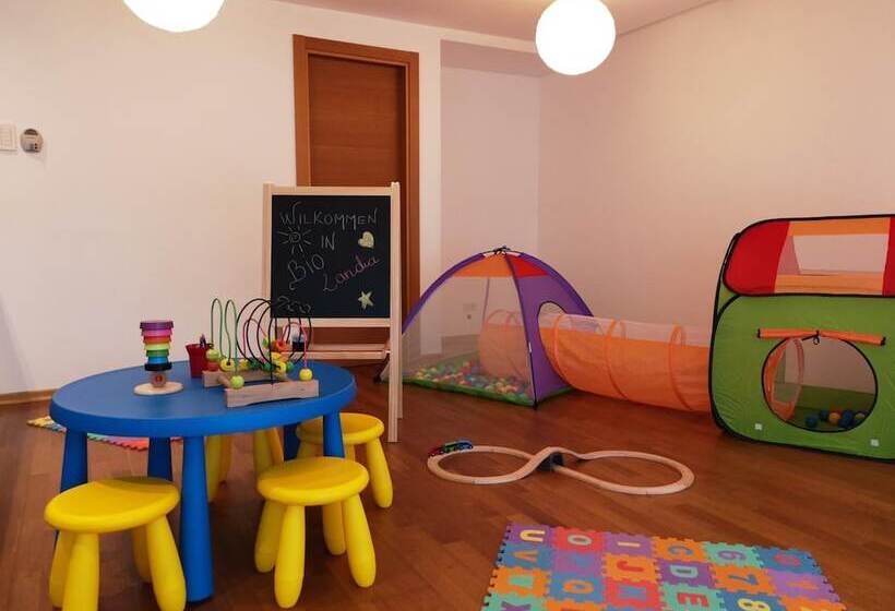 Lacroma Bio Hotel & Apartments