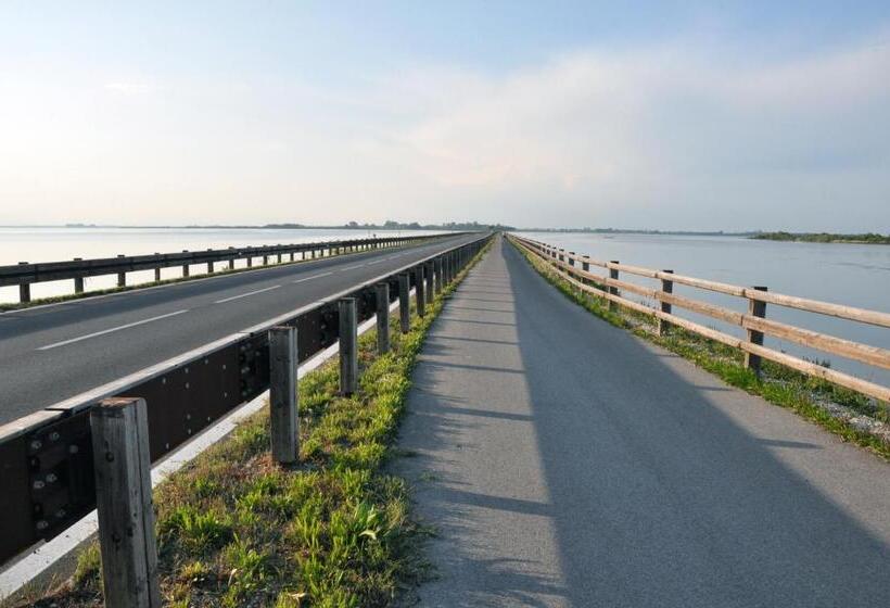 Lacroma Bio Hotel & Apartments