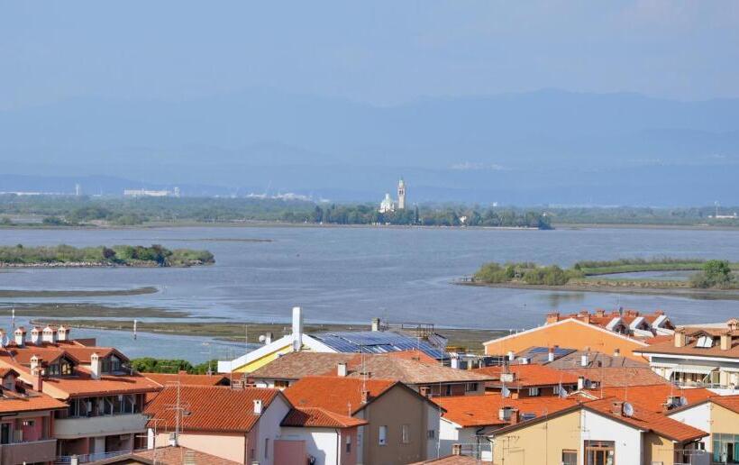 Lacroma Bio Hotel & Apartments