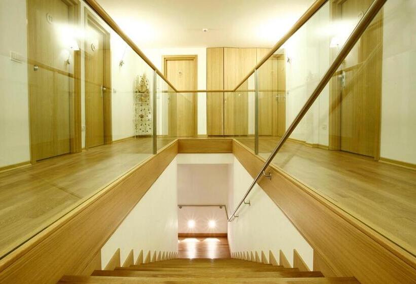 Lacroma Bio Hotel & Apartments