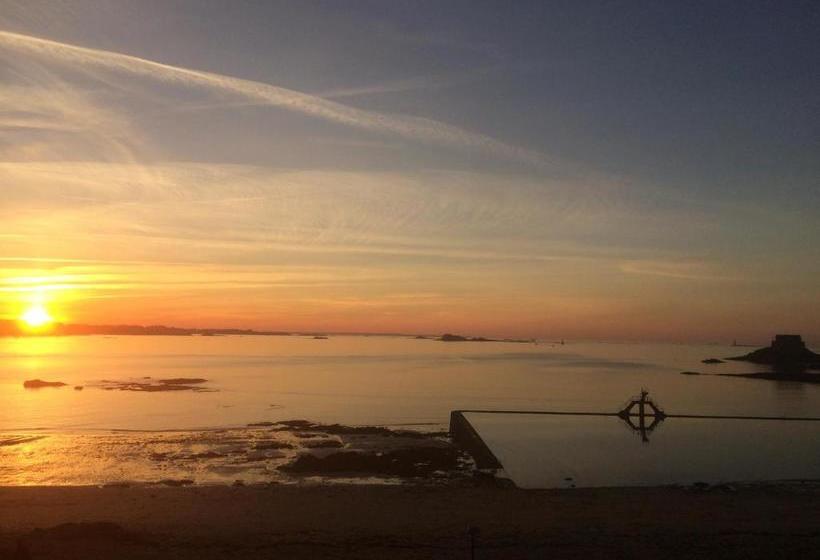 ホテル Les Chiens Du Guet