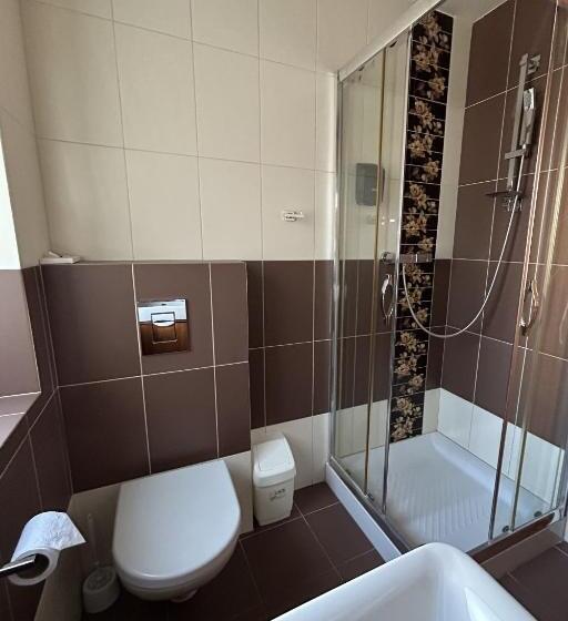 هتل Penzion Benedikti