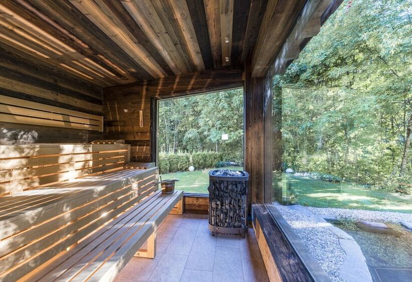 בית מלון כפרי Weisses Rössl   Cavallino Bianco