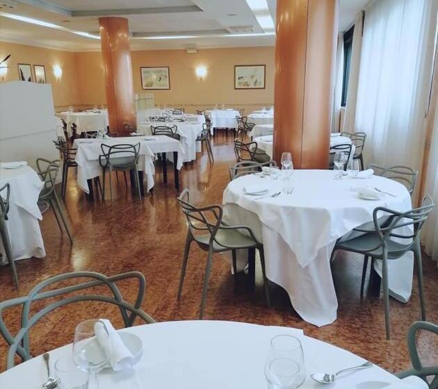 Ristorante Hotel Lucia 100 Mt Dal Mare