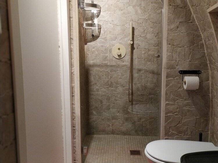 ベッドアンドブレックファースト Al Fly