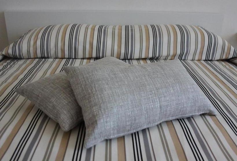 ベッドアンドブレックファースト Al Postale 17