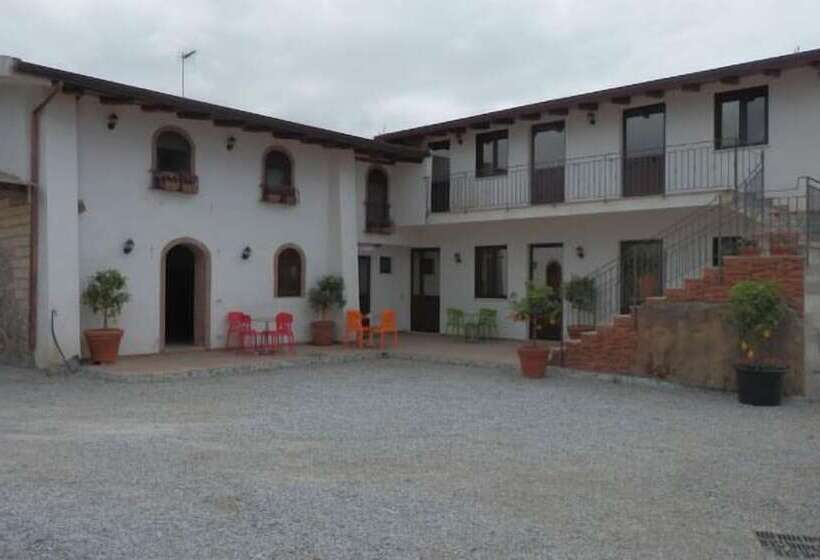 ベッドアンドブレックファースト Borgo Camicia In