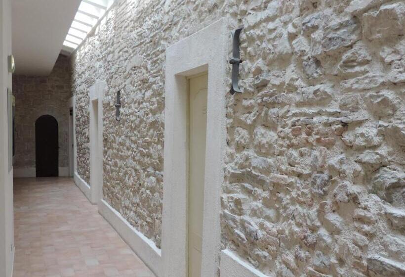 تختخواب و صبحانه Casa Religiosa Di Ospitalità San Ponziano