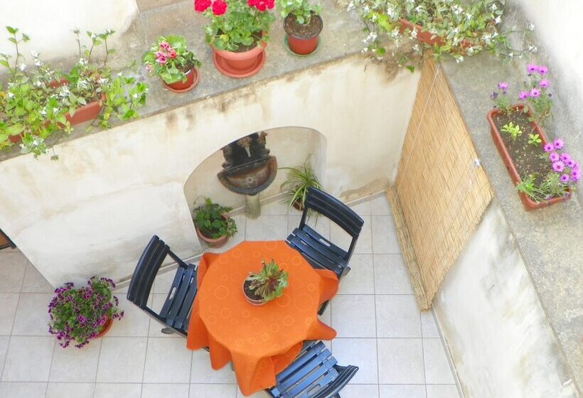 צימר Cloris Guest House