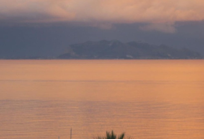 تختخواب و صبحانه Colomba Bianca