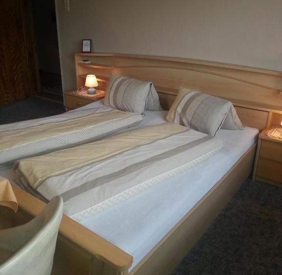 تختخواب و صبحانه Haus Karwendelblick