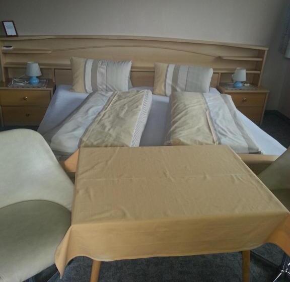 تختخواب و صبحانه Haus Karwendelblick