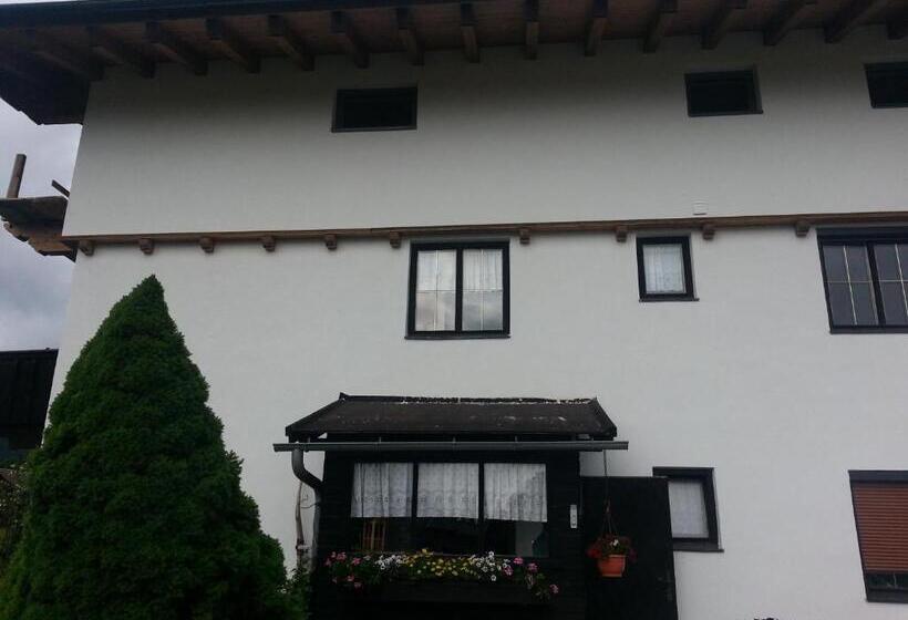 تختخواب و صبحانه Haus Karwendelblick