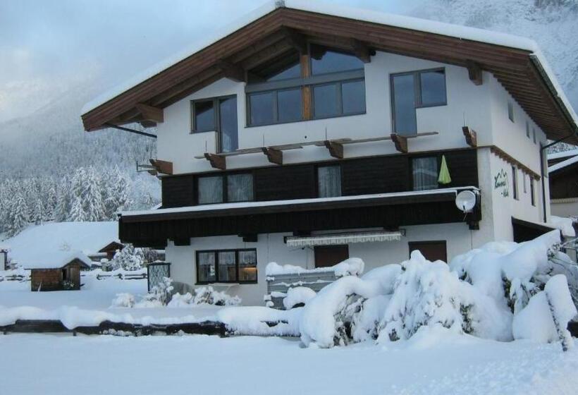 تختخواب و صبحانه Haus Karwendelblick