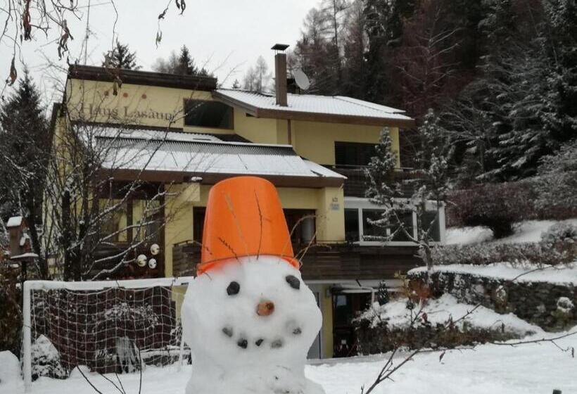 צימר Haus Lasaun