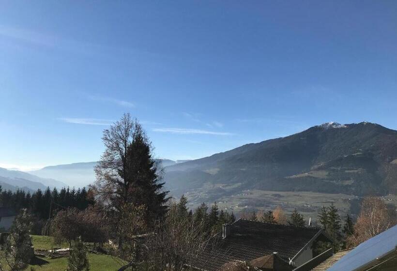 צימר Haus Lasaun