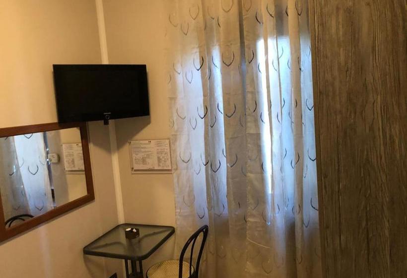 مبيت وإفطار Il Gatto E La Volpe