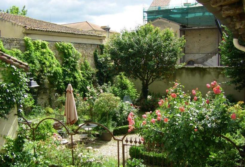 Bed and Breakfast La Maison Tupinier