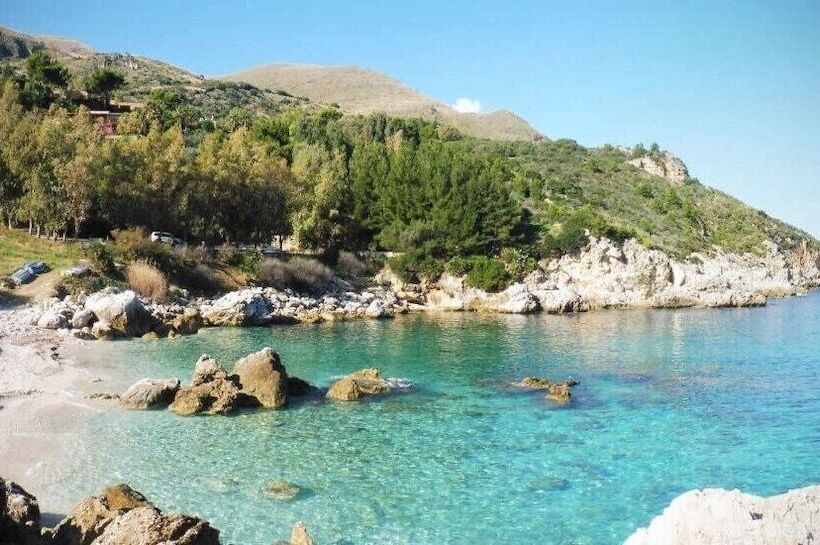 مبيت وإفطار La Suite Di Segesta