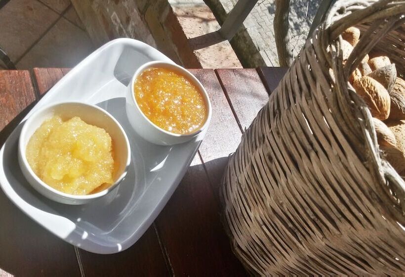 تختخواب و صبحانه La Suma Sumalia