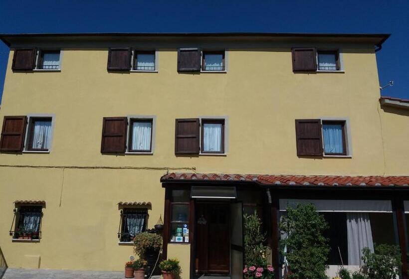 تختخواب و صبحانه Le Travi