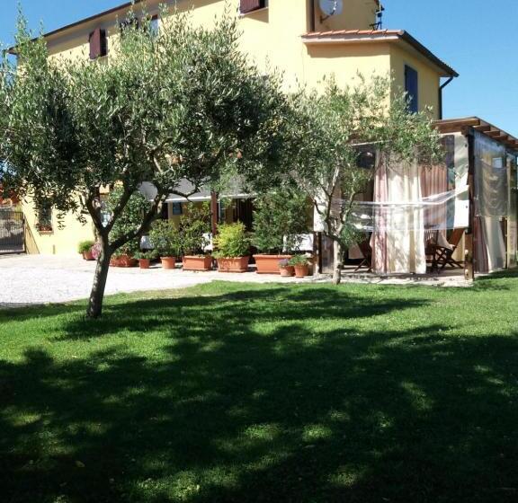 تختخواب و صبحانه Le Travi