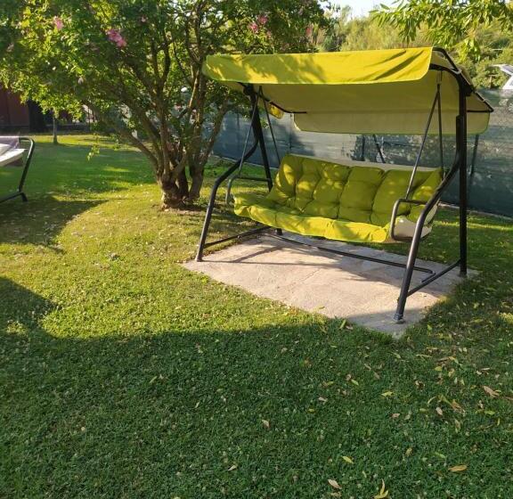 تختخواب و صبحانه Le Travi