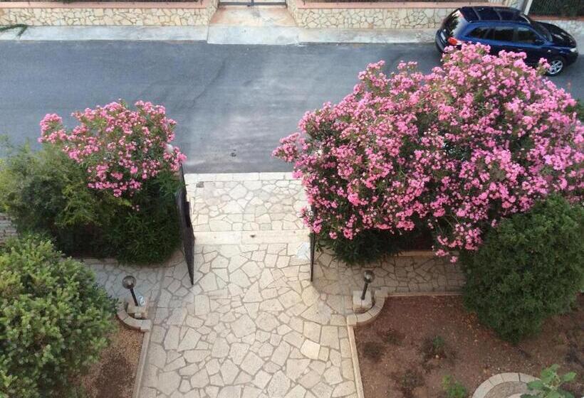 مبيت وإفطار Orlando Vacanze Camere