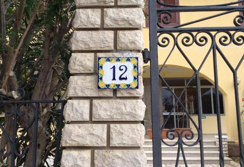 مبيت وإفطار Orlando Vacanze Camere