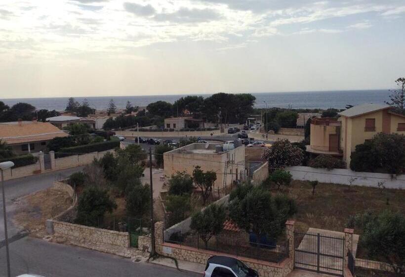 مبيت وإفطار Orlando Vacanze Camere