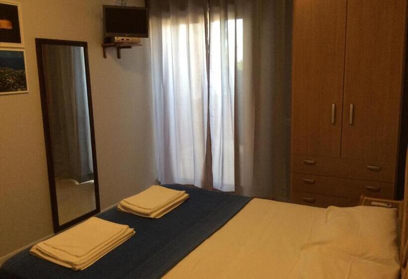 مبيت وإفطار Orlando Vacanze Camere