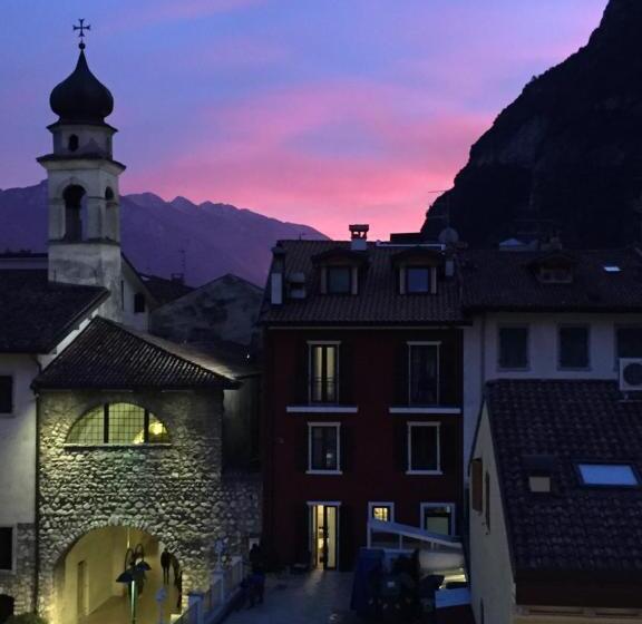 تختخواب و صبحانه Riva City View